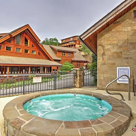 Smoky Mountain Retreat- Resort Cabin With Modern Amenities In The Heart Of Pf Pigeon Forge Exterior photo