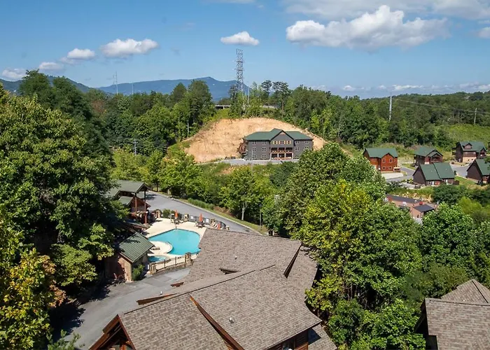 Smoky Mountain Retreat- Resort Cabin With Modern Amenities In The Heart Of Pf